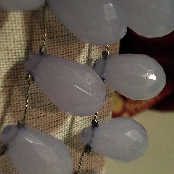 Lavender Acrylic Lucite Teardrop Faceted Necklace Silver Tone Triple Strand EUC - Picture 9 of 14